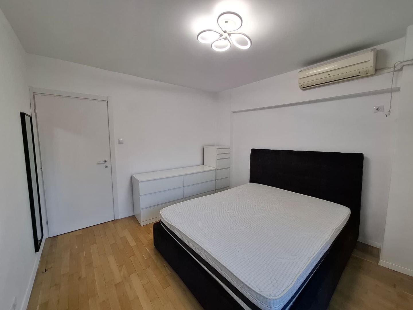 Apartament 3 camere Piata  Muncii / Metrou L219 - Poză 1