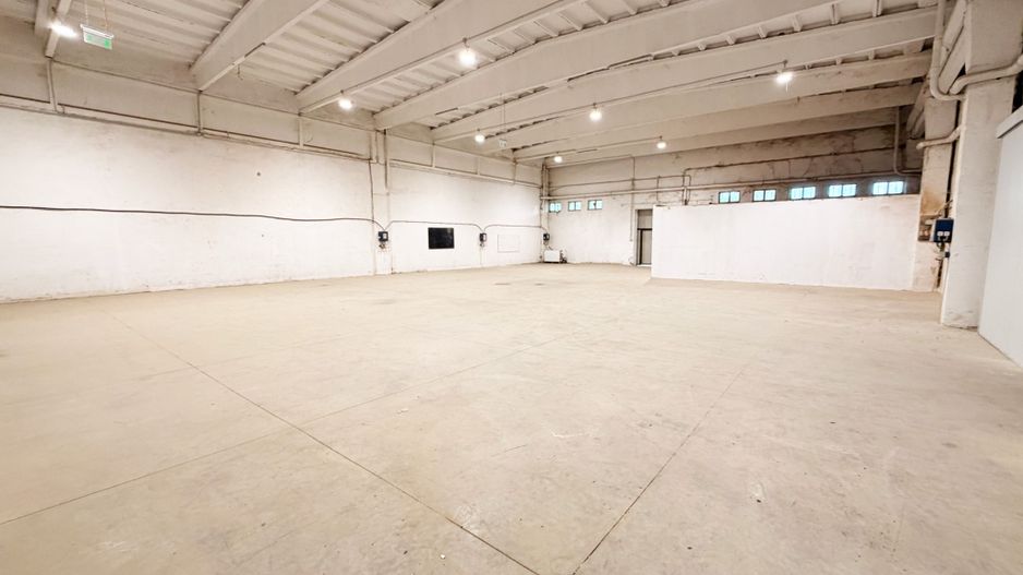 Hala industriala de închiriat Arad  850 mp  acces TIR - Poză 2