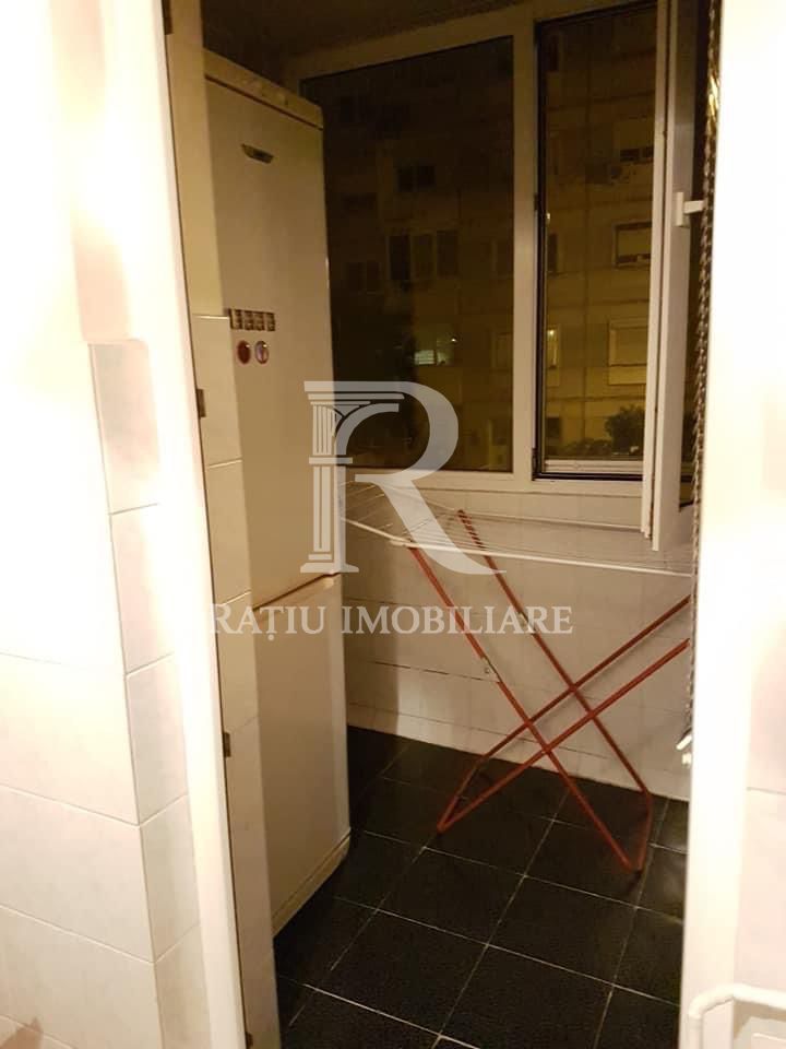 Apartament cu 3 camere | Etaj intermediar | Rogerius | Oradea - Poză 6