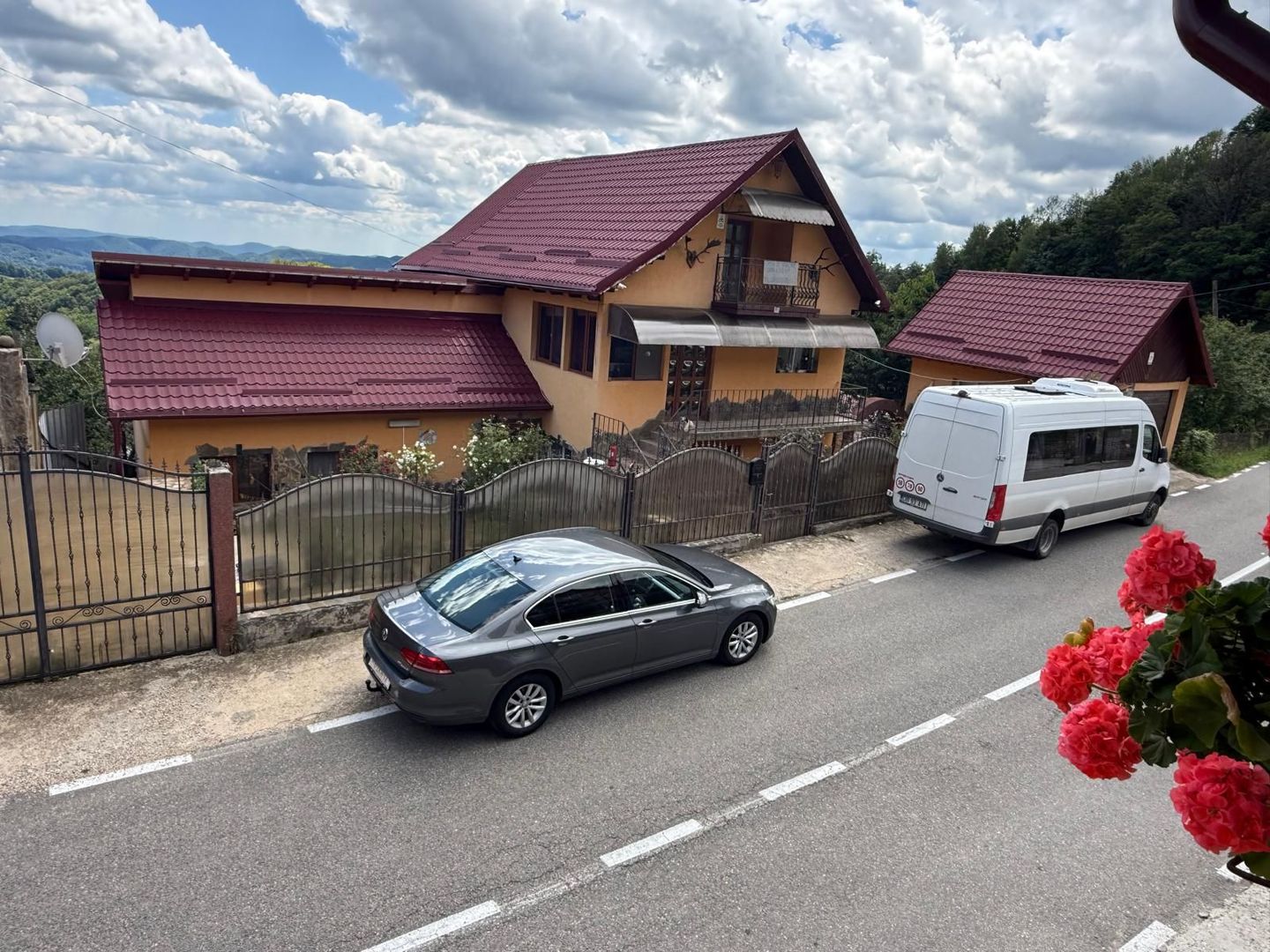 Vila S+P+1,+ garaj inchis + terasa si teren intravilan 6300 mp - Poză 41
