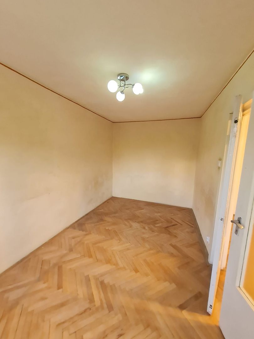 Apartament modest 2 camere zona Sagului - Poză 2