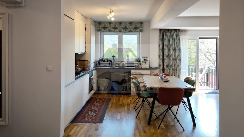 Apartament trei camere, 83 mp, vedere panoramică spre Tâmpa-Bartolomeu - Poză 4