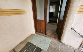 De vanzare casa 3 camere, 719mp teren, Cetate - Poză 3