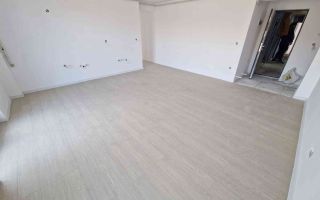 Apart 3 camere decomandat 92 mp,79000 euro - Poză 4