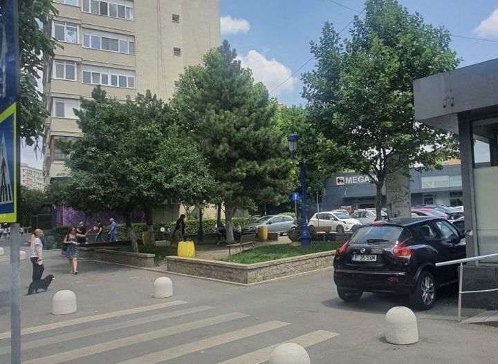 4camere decomandat ,3balcoane , stradal - Poză 6