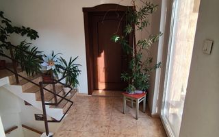 Apartament de Vânzare în Vilă - Poză 1