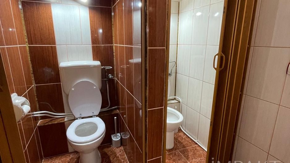 Spatiu comercial cu vad bun de inchiriat in zona centrală! - Poză 17