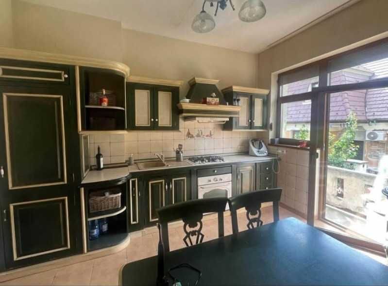 APARTAMENT 3 CAMERE LA CASA CENTRAL | CURTE PROPRIE | VICTORIEI/ PARCUL SUBARINI - Poză 2