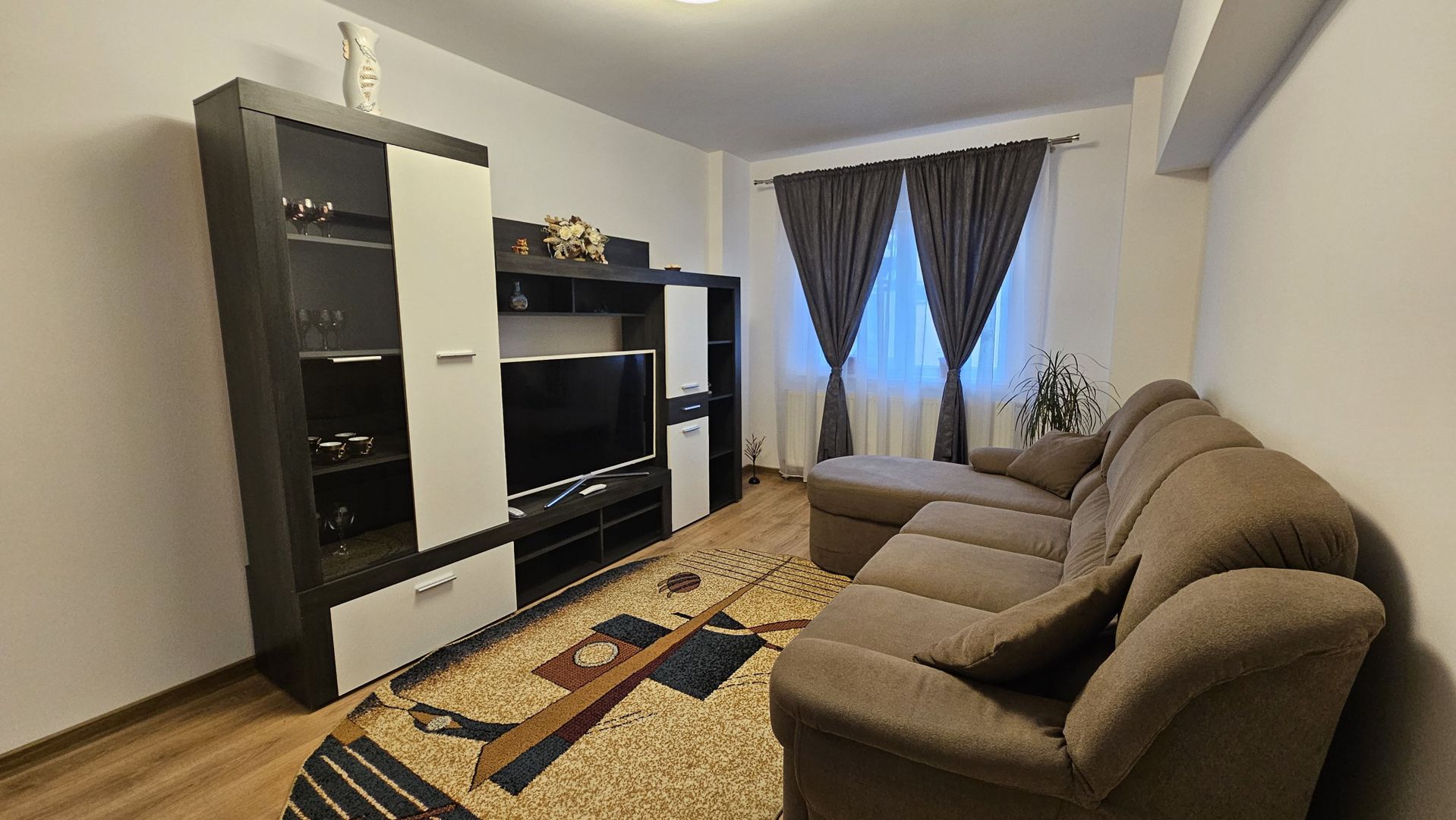 Zona Spitalul Judetean -Carpatilor garsoniera mobilata - Poză 1