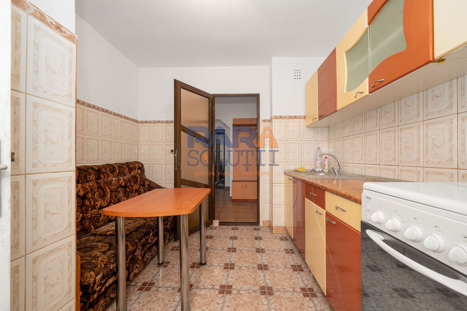 Apartament 3 camere, decomandat, mobilat - Poză 4