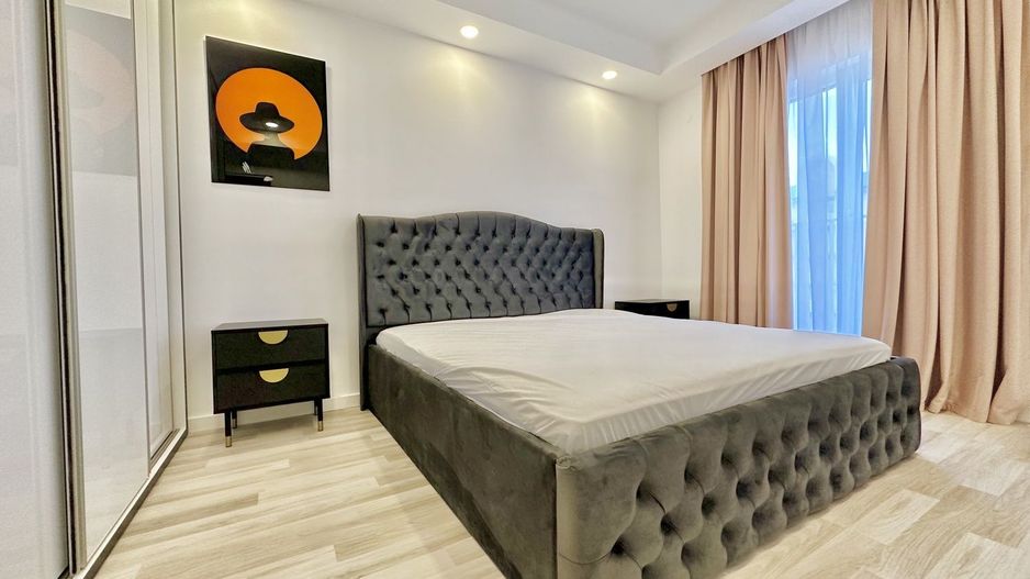 Apartament 3 camere de vanzare - Poză 2