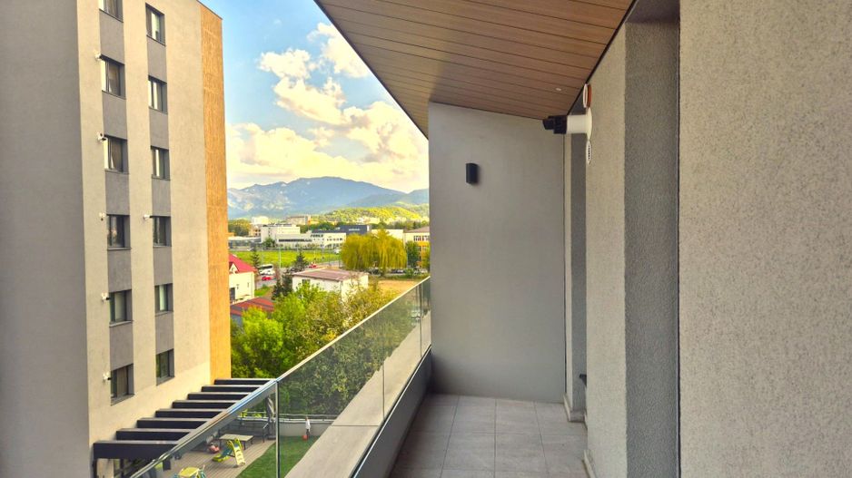 Zona Coresi, str. 13 Decembrie, apartament spațios, bloc nou, loc parcare - Poză 18