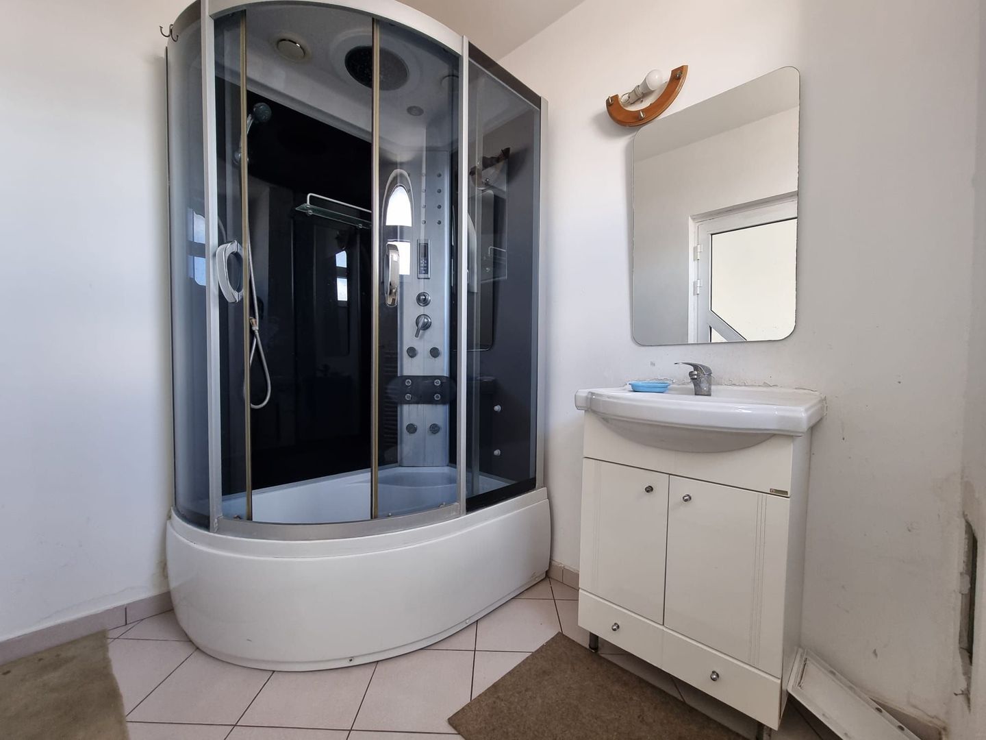 Închiriere clădire – zonă centrală Constanța, aproape de mare - Poză 5