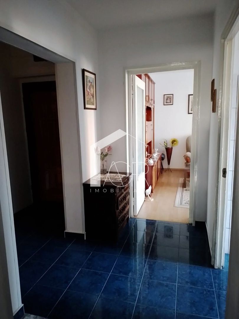Apartament cu 3 camere, decomandat, zona Republicii - Poză 7