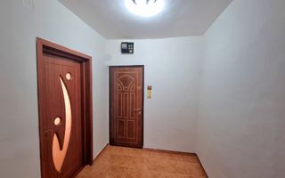 2 camere, 57 mp., Calea Martirilor, et.5/10, lift, termoizolație - Poză 2