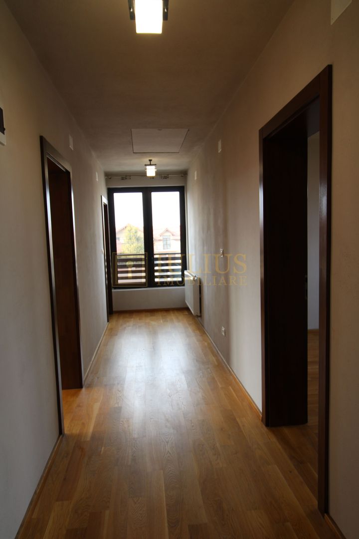 Braytim; 3 dormitoare, living saptios cu semineu. - Poză 13