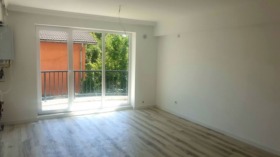 Garsonieră spațioasă luminoasă și plină de potențial în inima Piperei - Poză 1