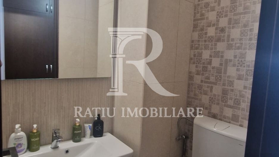 Apartament cu 3 camere | Zona Biserica Emanuel | Oradea - Poză 3