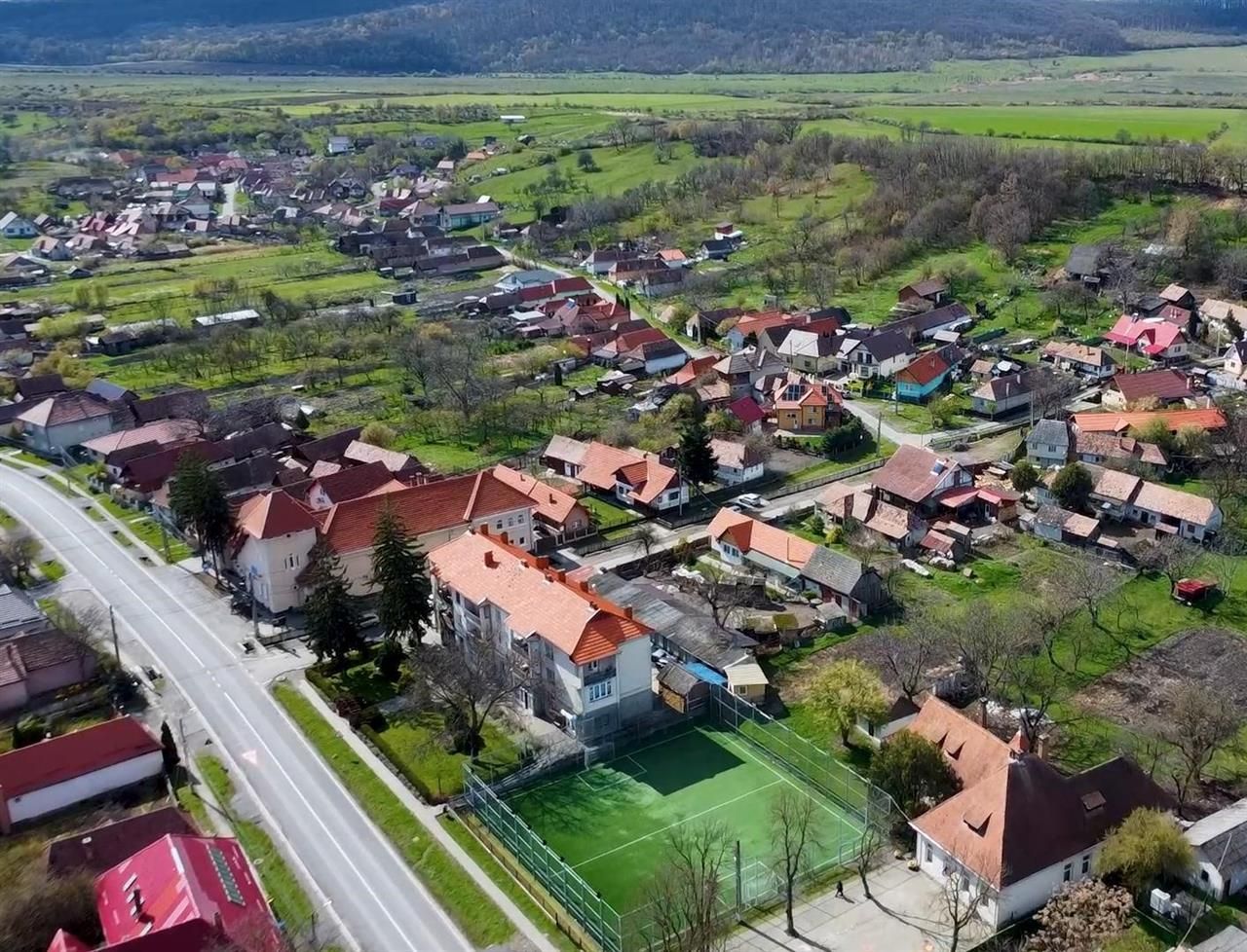 Casa eleganta,curte amenajata, garaj,Central,Brancovenesti,Mures - Poză 15