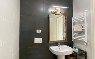 Apartament 3 camere, 2 bai premium mobilat lux , cu parcare inclusă - Poză 17