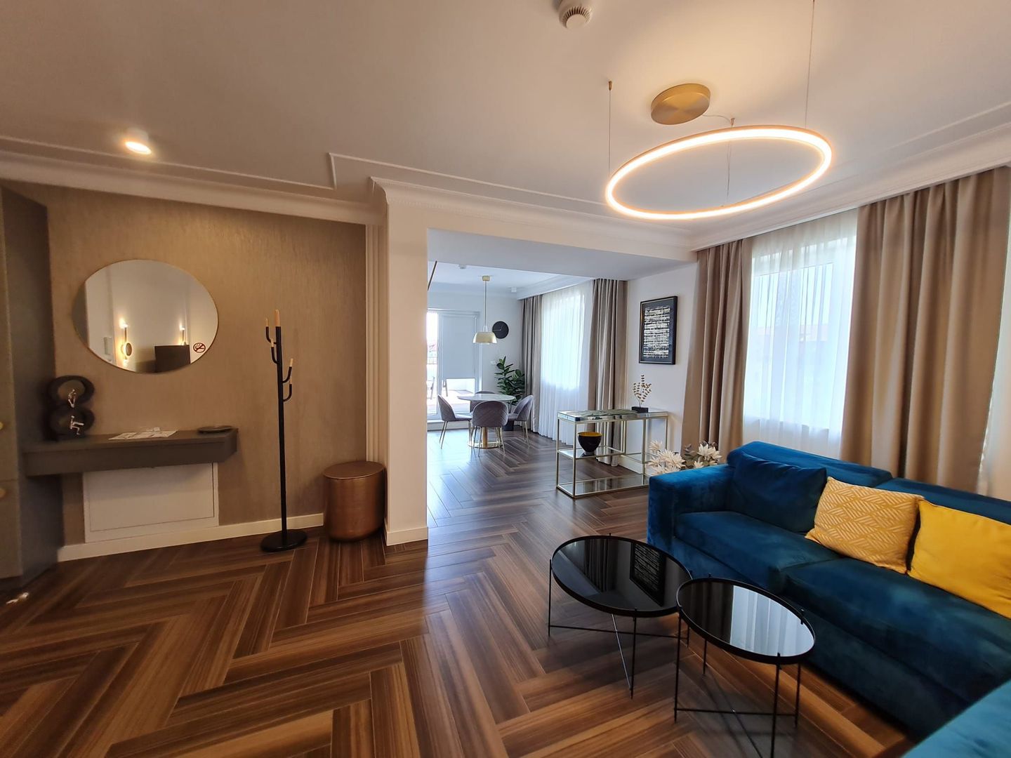 Elegantă și prestanță - Poză 1