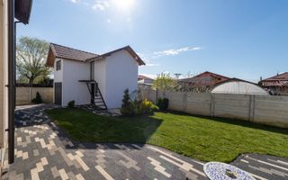 Vila in Tunari cu garaj si spatii de depozitare - Poză 3