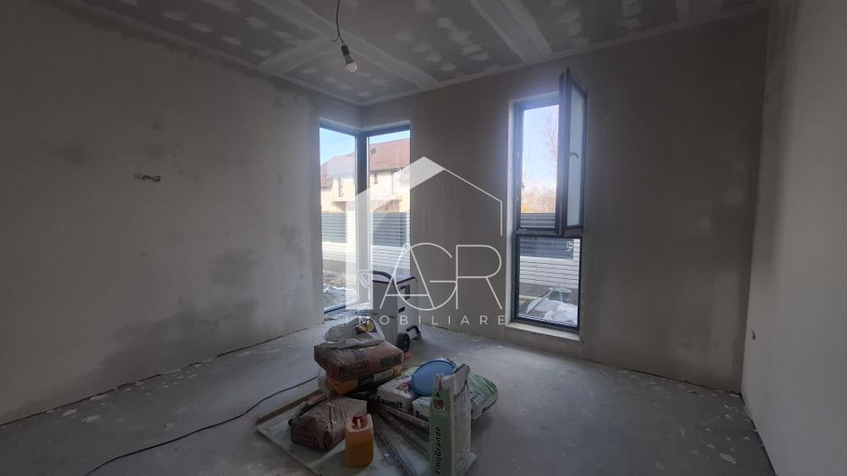 Casa cu 4 camere de vanzare, Bucov, Mica Roma - Poză 9