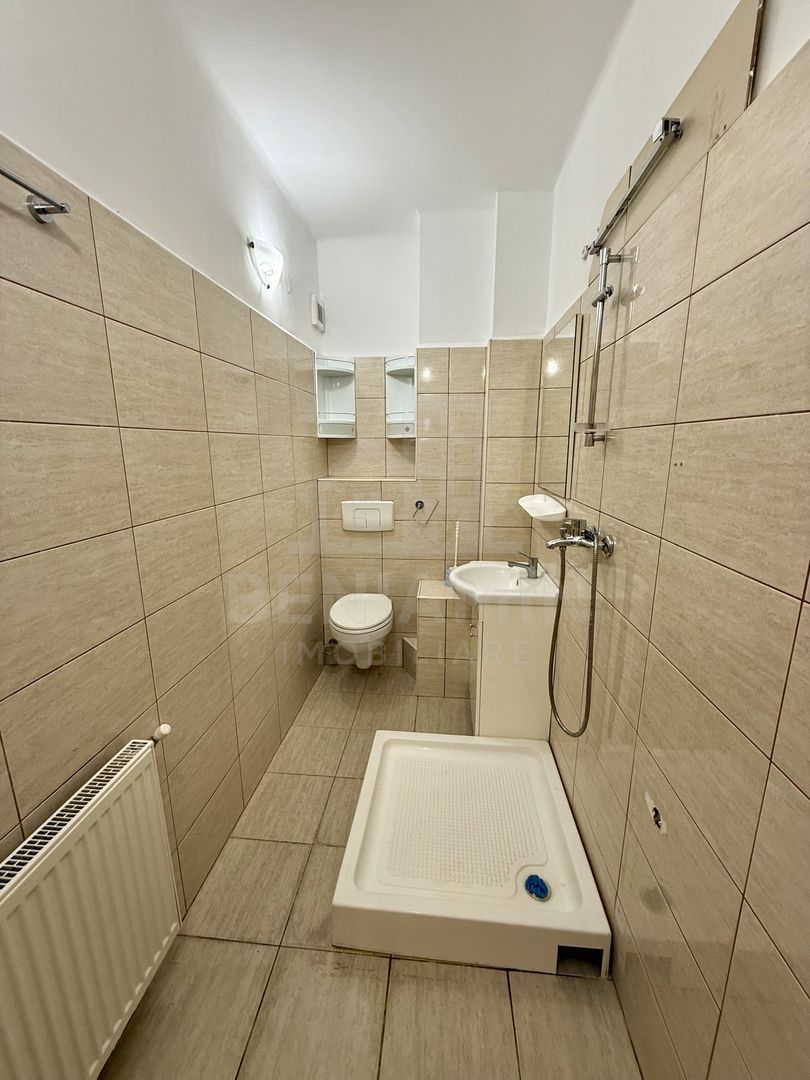 2 camere - 55mp - etaj 3 - centrala proprie - parcare - Central - Poză 6