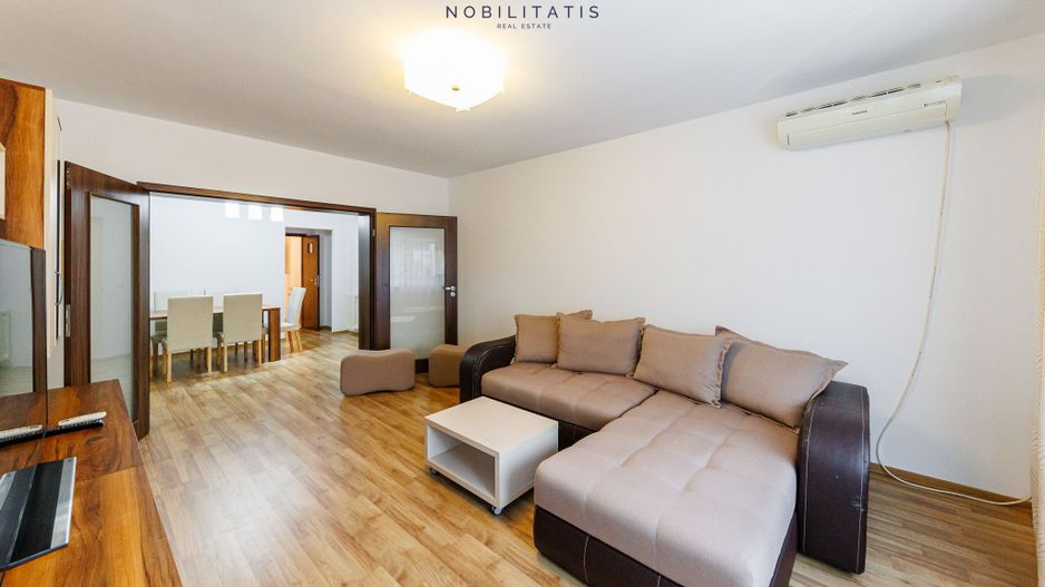 Un apartament cum rar găsești, în centrul orasului | 4 camere & 2 bai - Poză 43