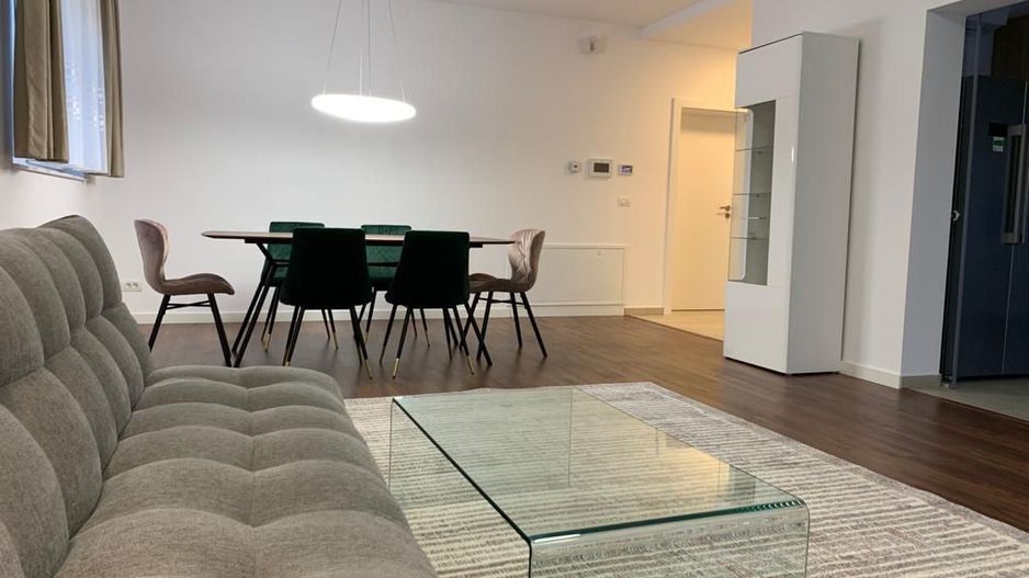 Apartament in vila cu curte  Dumbravita - Poză 1