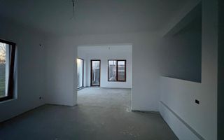 Casa duplex cu 2 locuri de parcare - Poză 8
