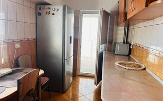Apartament ultracentral, 3 camere, cu priveliste impresionanta, langa Mercur - Poză 8