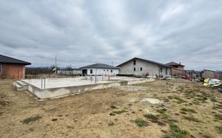 Teren intravilan cu fundație | panoramă deosebită | Cătălina | 1000 mp - Poză 2