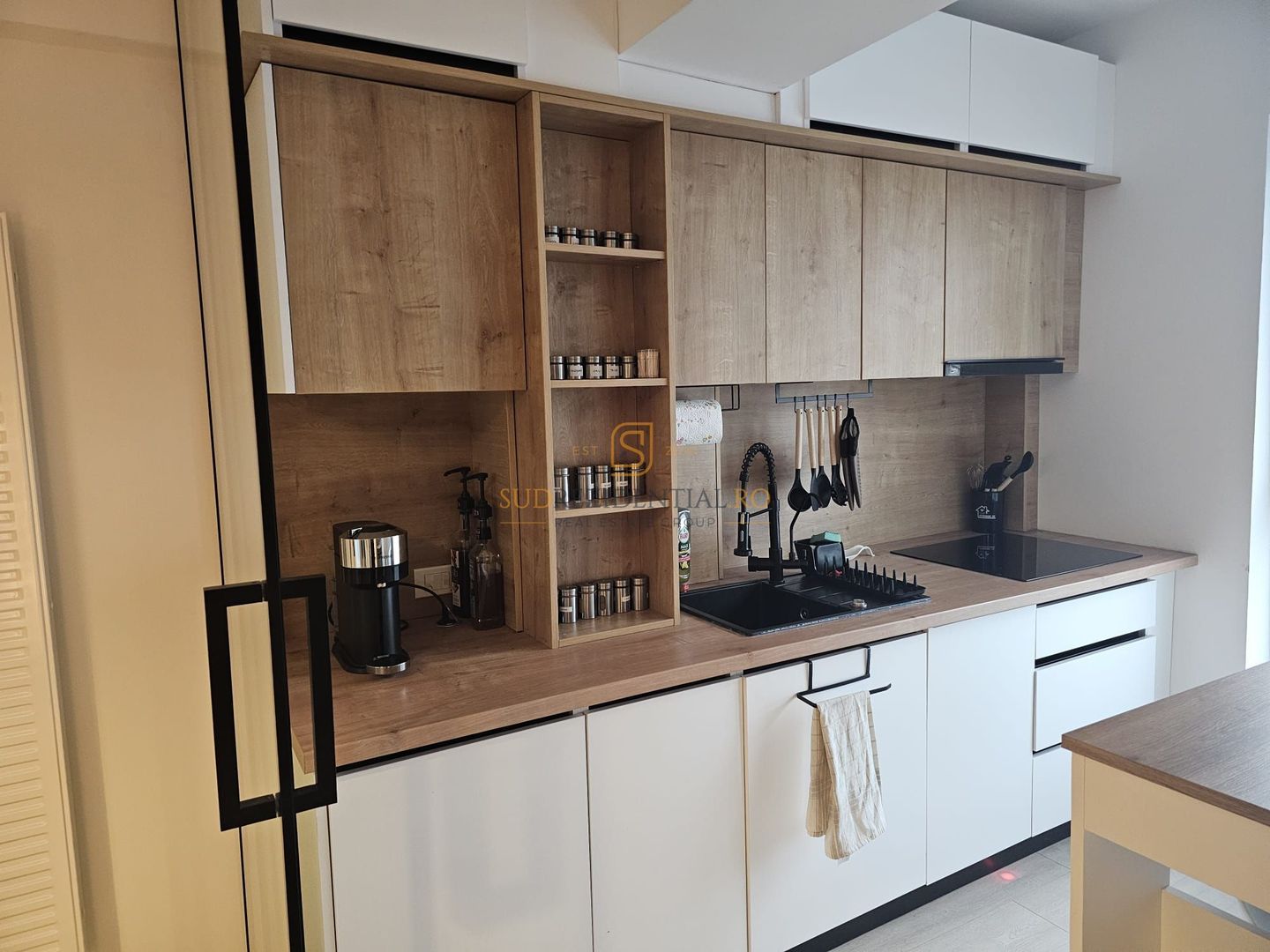 Apartament cu 3 camere, complet mobilat si utilat, acces rapid metrou - Poză 14