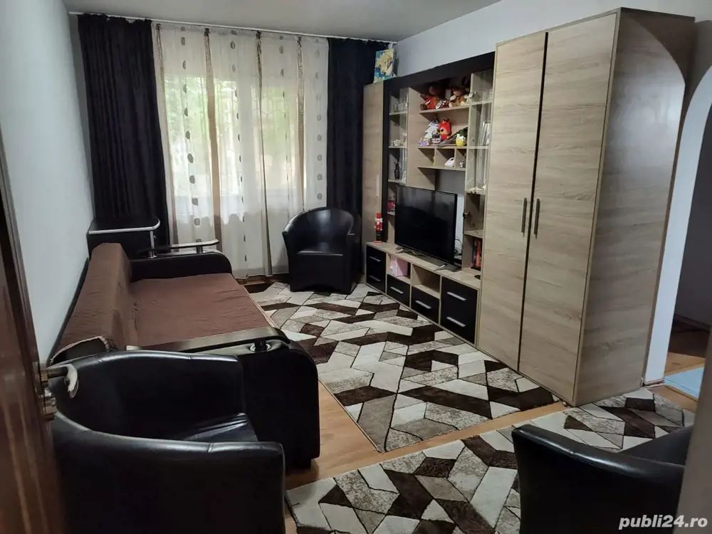 De vanzare apartament 2 camere renovat, zona Salaj - Poză 1