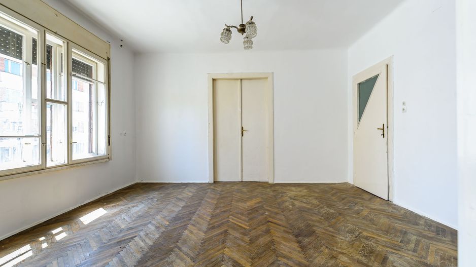 Apartament la etajul 1 în zona Pieței Reconcilierii. - Poză 4