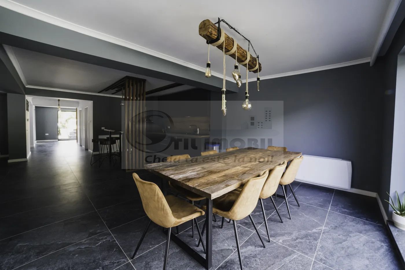 Pensiune de vanzare Voronet - 6 camere - 7 bai - Poză 2