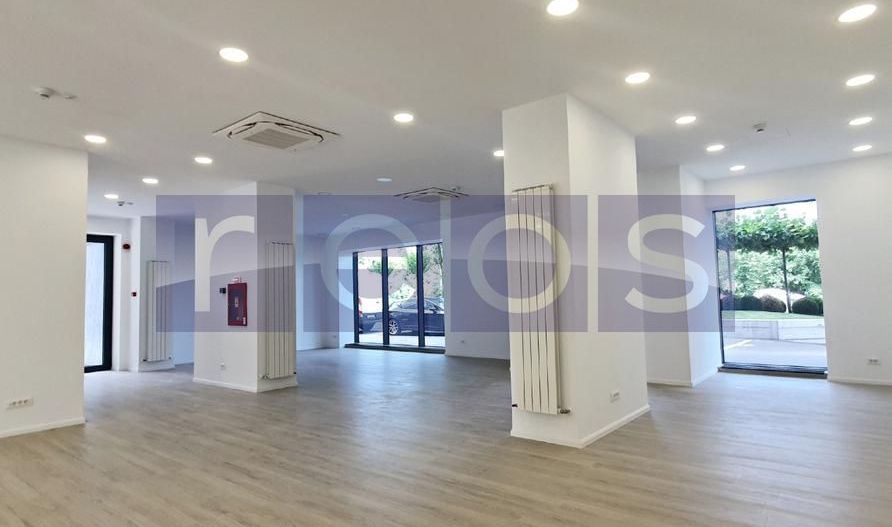 DE ÎNCHIRIAT SPAȚIU COMERCIAL 154 MP – TRAFIC INTENS, PARCARE INCLUSĂ - Poză 2