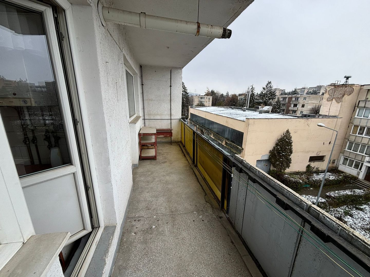 APARTAMENT CU 4 CAMERE ZONA DÂMBU CU 90mp - Poză 1