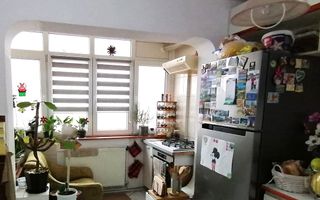 Apartament 3 camere I Decomandat I Zona Vasile Aaron - Poză 3