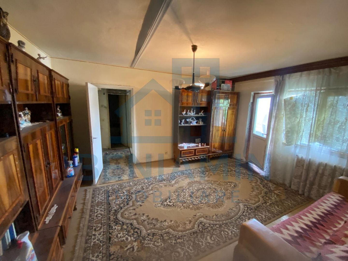 Apartament 2 camere semidecomandat spatios 56mp Rovine MOL - Poză 1