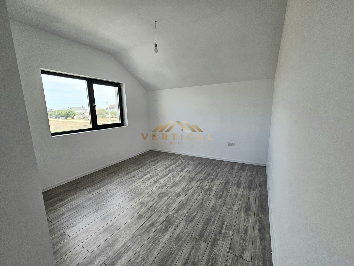 Vila 4 camere in centrul comunei Berceni - Poză 6