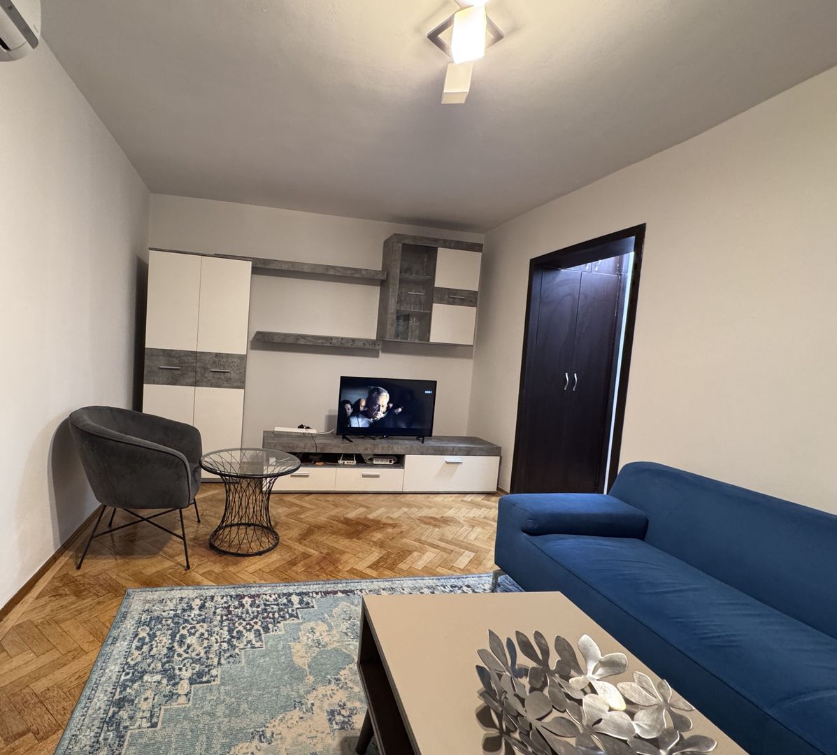Apartament LUX 2 camere Calea Mosilor, bloc reabilitat - Poză 1