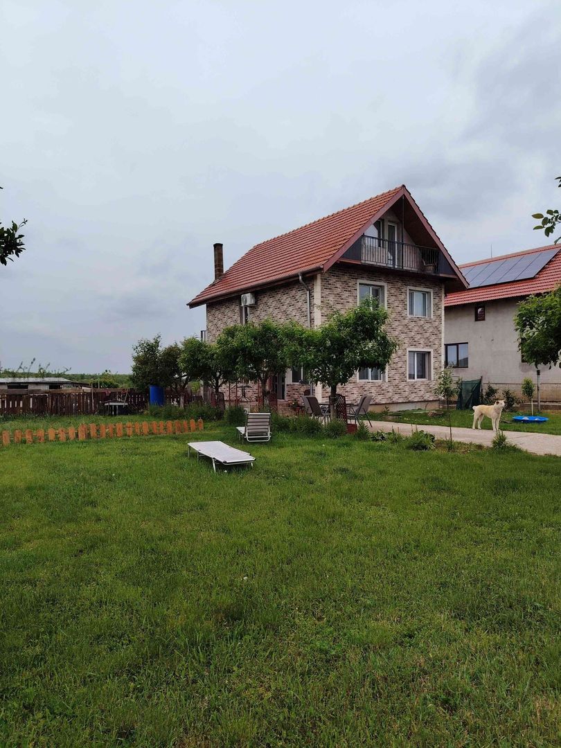 Vilă, 5 camere, 142 mp, teren 1 000 mp,  Paleu. 160 000 E. Comision 0 - Poză 1