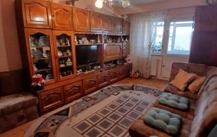 Apartament cu 3 camere decomandat | zona Vasile Aaron