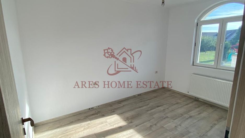 Casă 5 camere, 2 niveluri, intrări și utilități separate – Șag - Poză 17