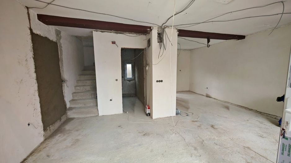 Apartament in casa 3 camere, zona Stupini, Brasov - Poză 3
