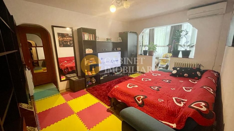 Etaj 2, apartament cu 3 camere, zona ZIMBRU - Alexandru Cel Bun - Poză 1