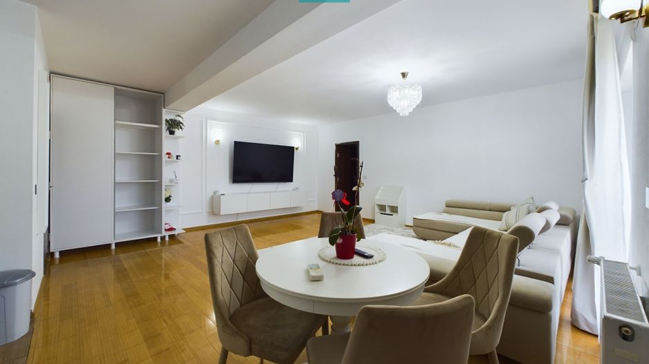 Apartament cu 3 camere în Subcetate - Poză 14