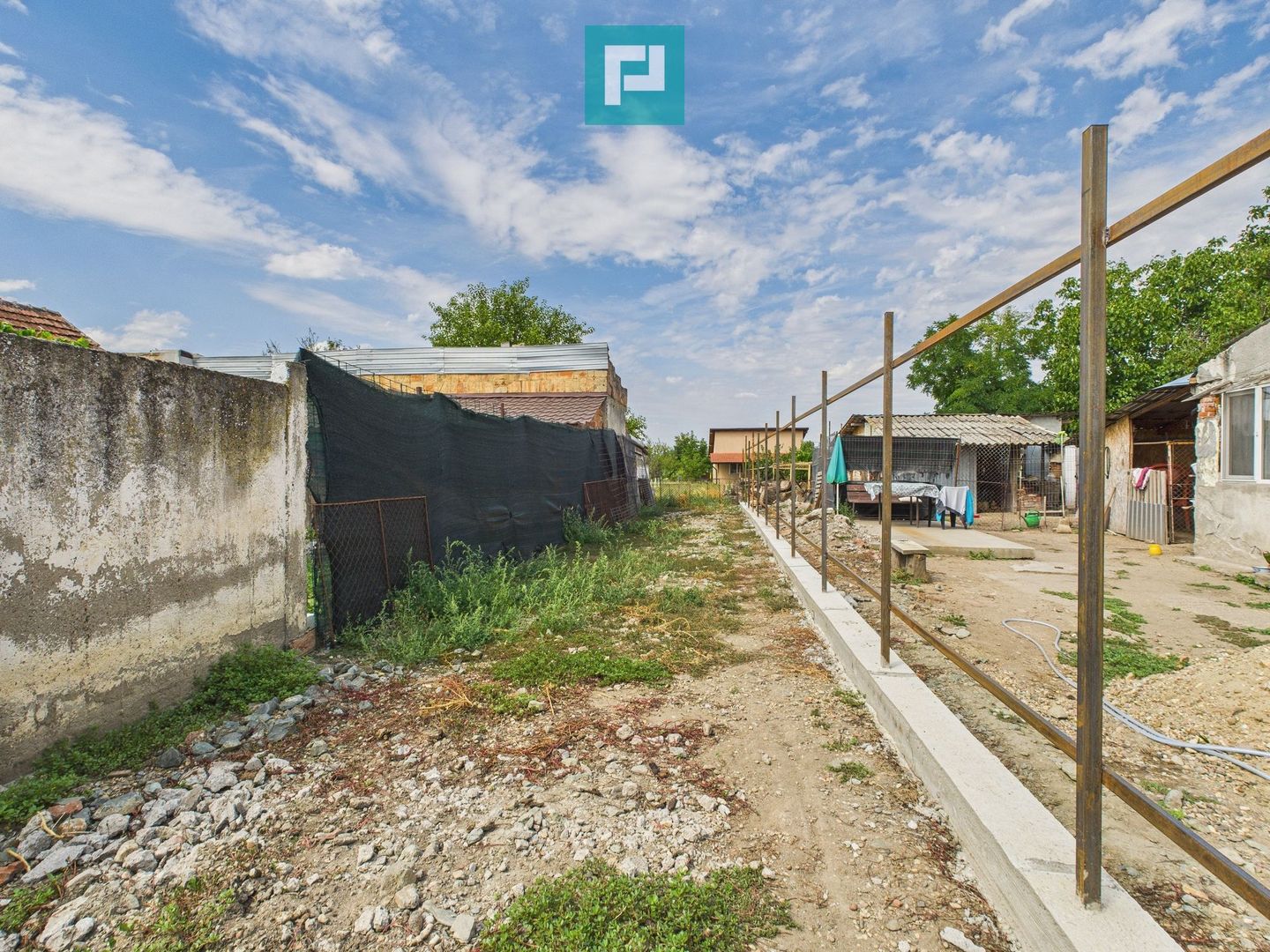 Casă cu 2 camere și teren în Gai - Poză 11